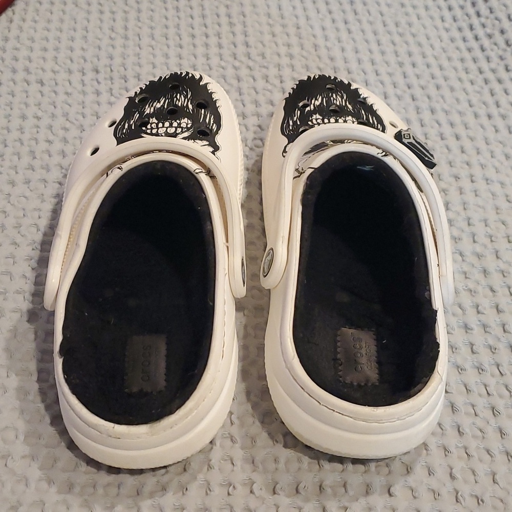 Luke Combs Fuzzy Crocs Size M4 W6 (#2) - Picture 2 of 7